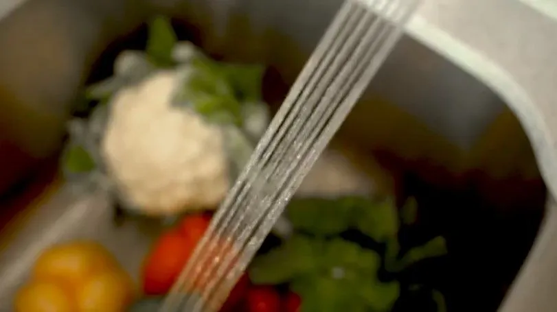 STREAMLINE PULL-DOWN RV KITCHE